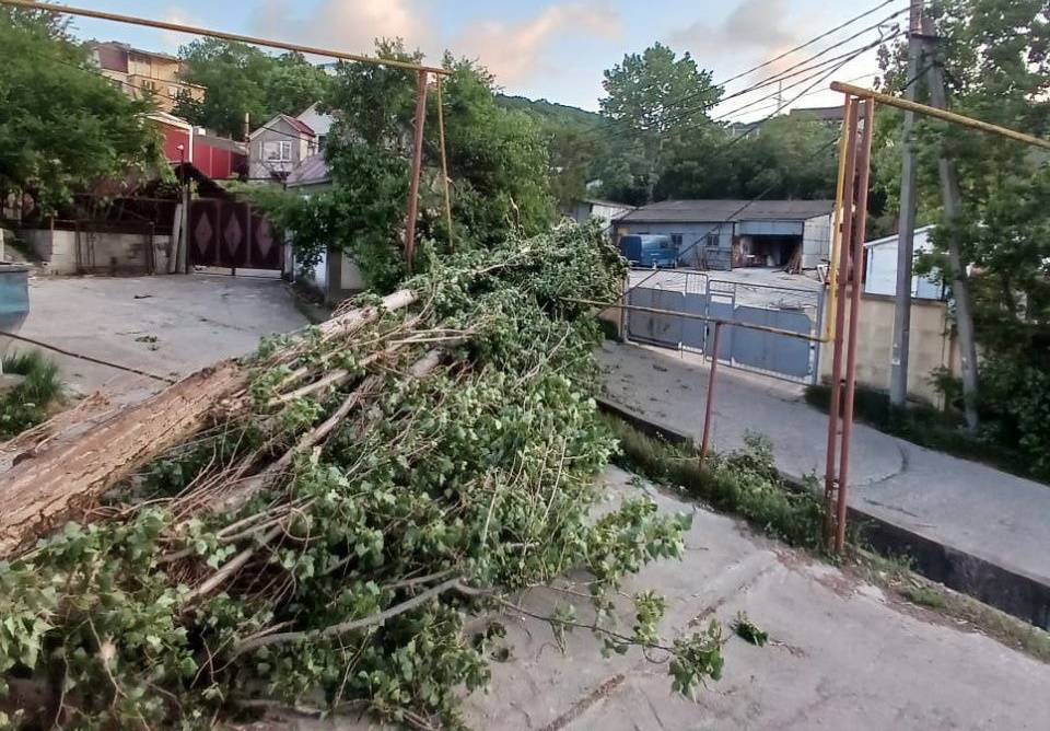 Новороссийск приводят в порядок после бури