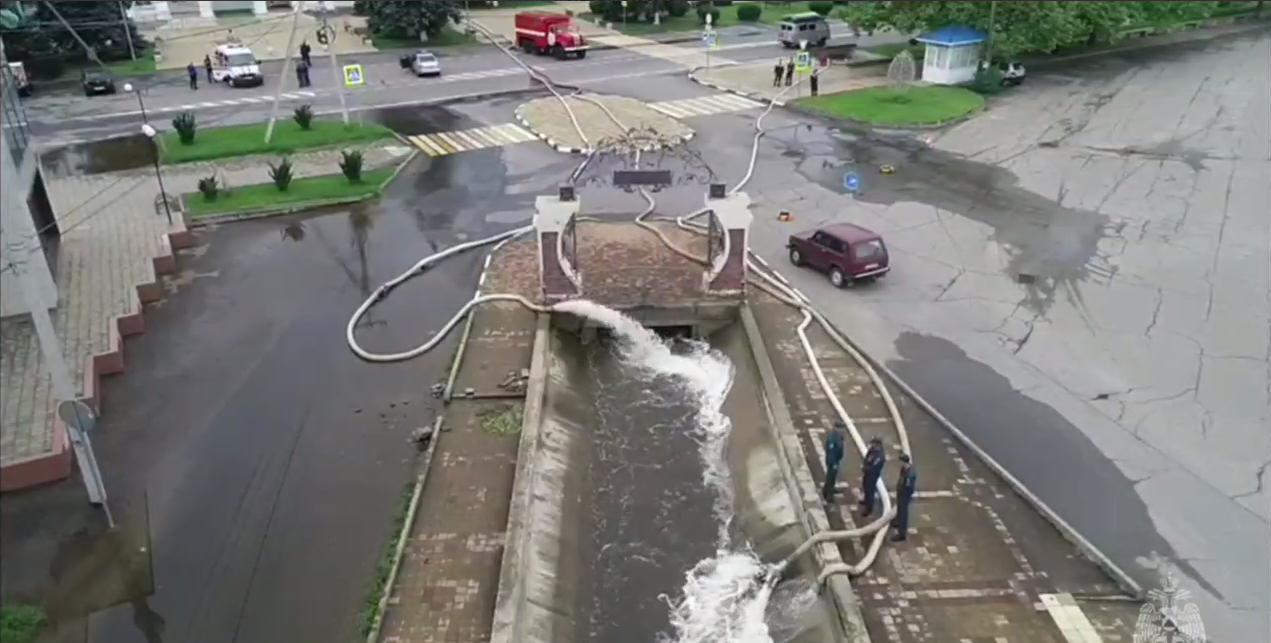 Спасатели рассказали об обстановке в районах Кубани, которые подтопило