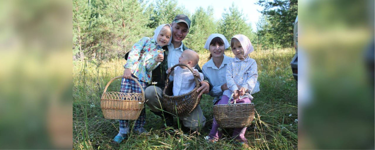 Три поколения баянистов воспитали в одной семье в Крыловском районе