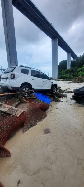 Одного из пропавших во время непогоды в Сочи нашли погибшим