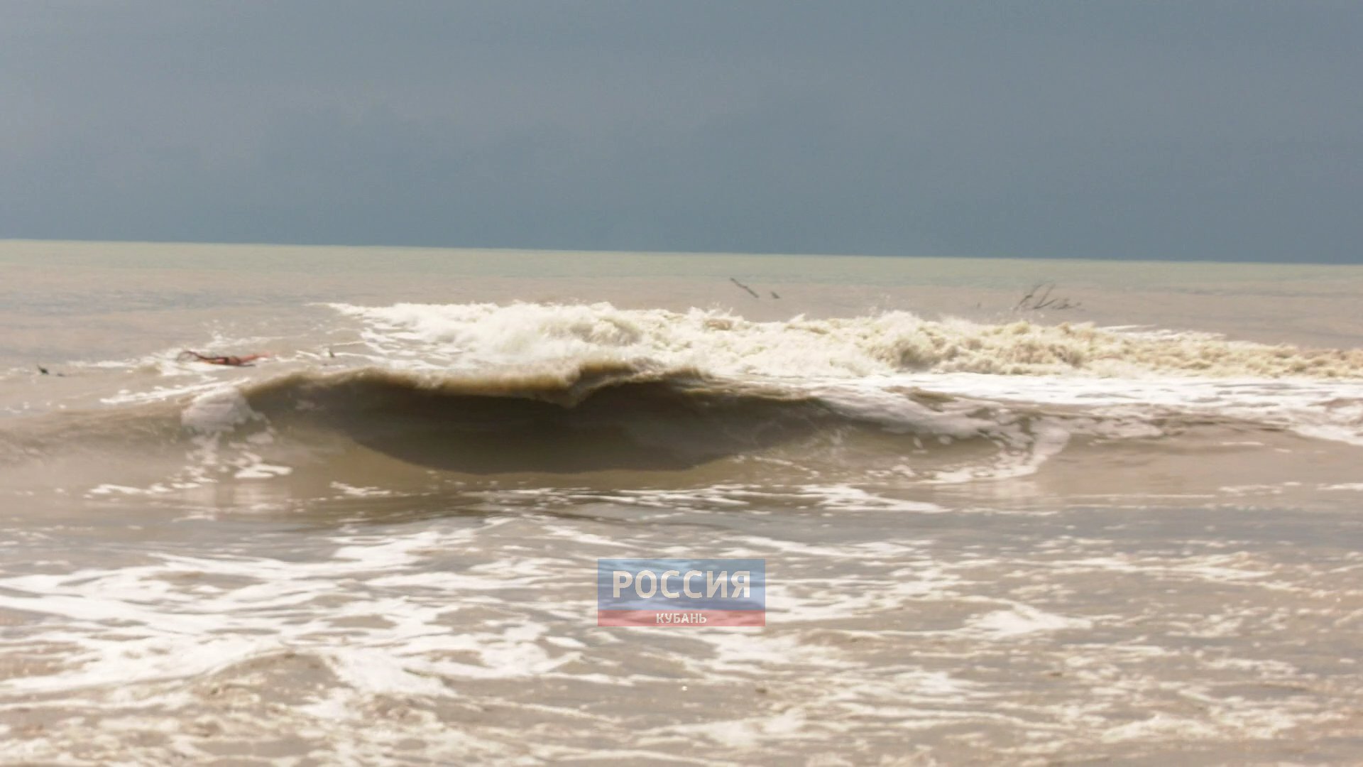 В Сочи продолжаются поиски унесенных в море детей и мужчины