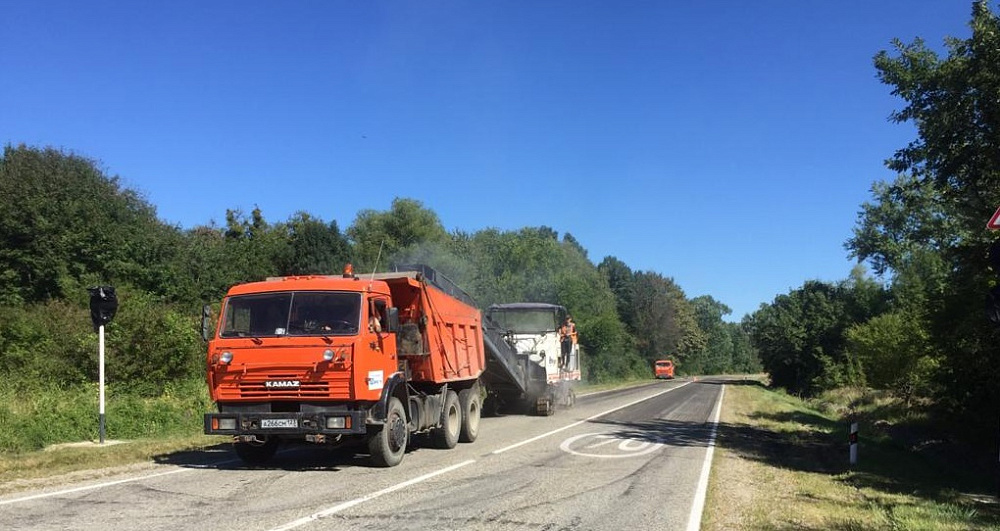 Процесс нанесения дорожной разметки в Армавире ускорился в два раза благодаря нацпроекту