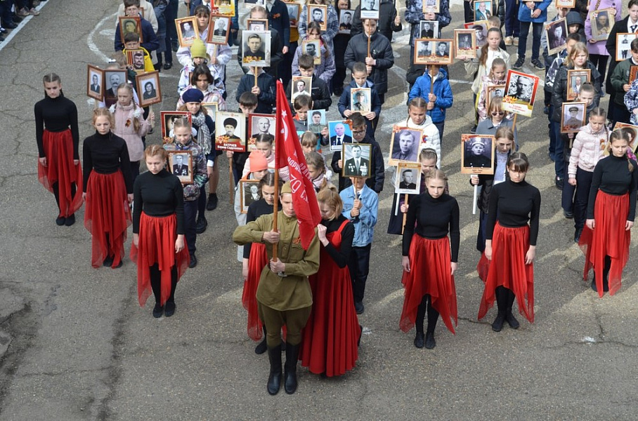 Всекубанская торжественная линейка ко Дню Победы прошла в школах края